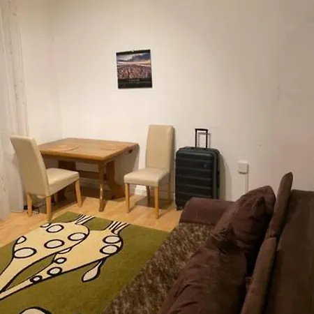 Homestay Big For 2 Pers, 9 Min To Trade Fare, Free Parking *