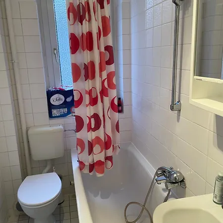 Privat bolig Big For 2 Pers, 9 Min To Trade Fare, Free Parking Frankfurt am Main